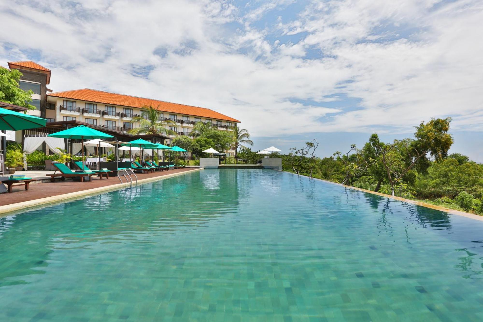 New Kuta Hotel By Lorin Улувату Екстер'єр фото